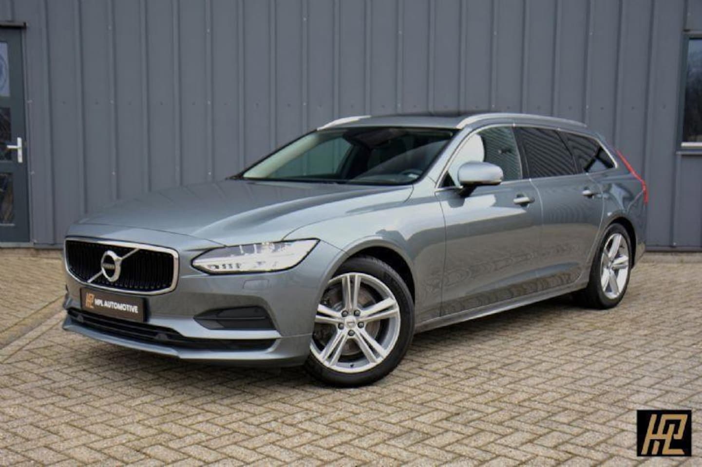 Volvo V90 - 2.0 / T5 250pk / Automaat / Leer / Navi / Pano / Afn. Trekhaak / Incl. 6 maanden garantie - AutoWereld.nl