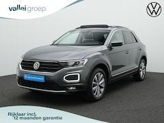 Volkswagen T-Roc - 1.5 TSI 150 pk DSG Sport Business R | Panoramadak | Trekhaak | Stoelverwarming | Adaptive
