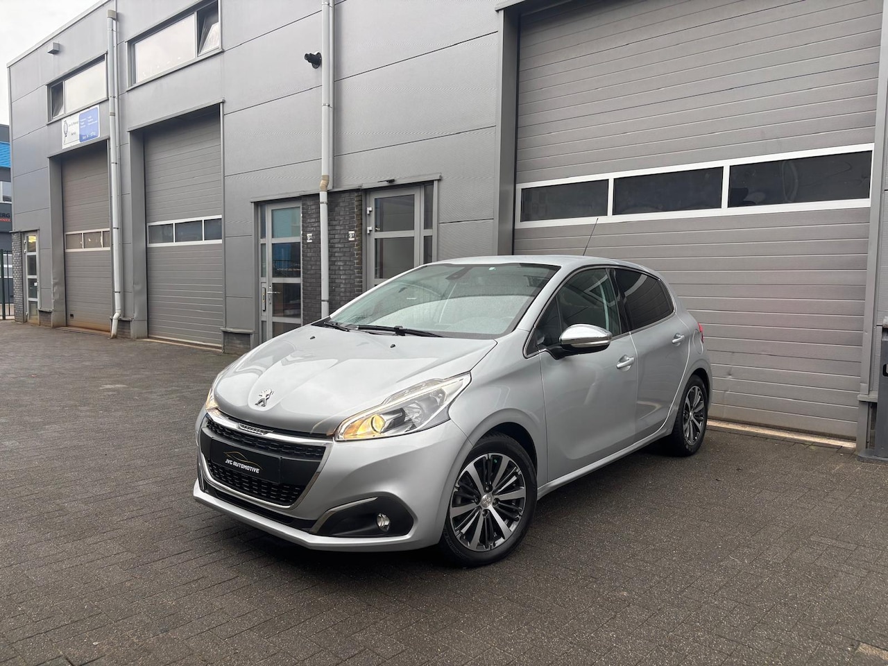 Peugeot 208 - 1.2 PureTech Allure 1.2 PureTech Allure - AutoWereld.nl