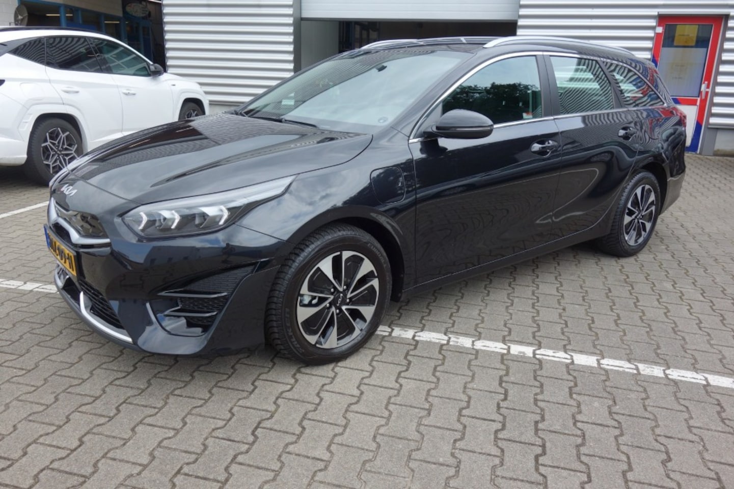 Kia Cee'd - 1.6 GDI PHEV DYN+L, All Season, Stoelpakket, Winterpakket, Fabrieksgarantie 2031 - AutoWereld.nl