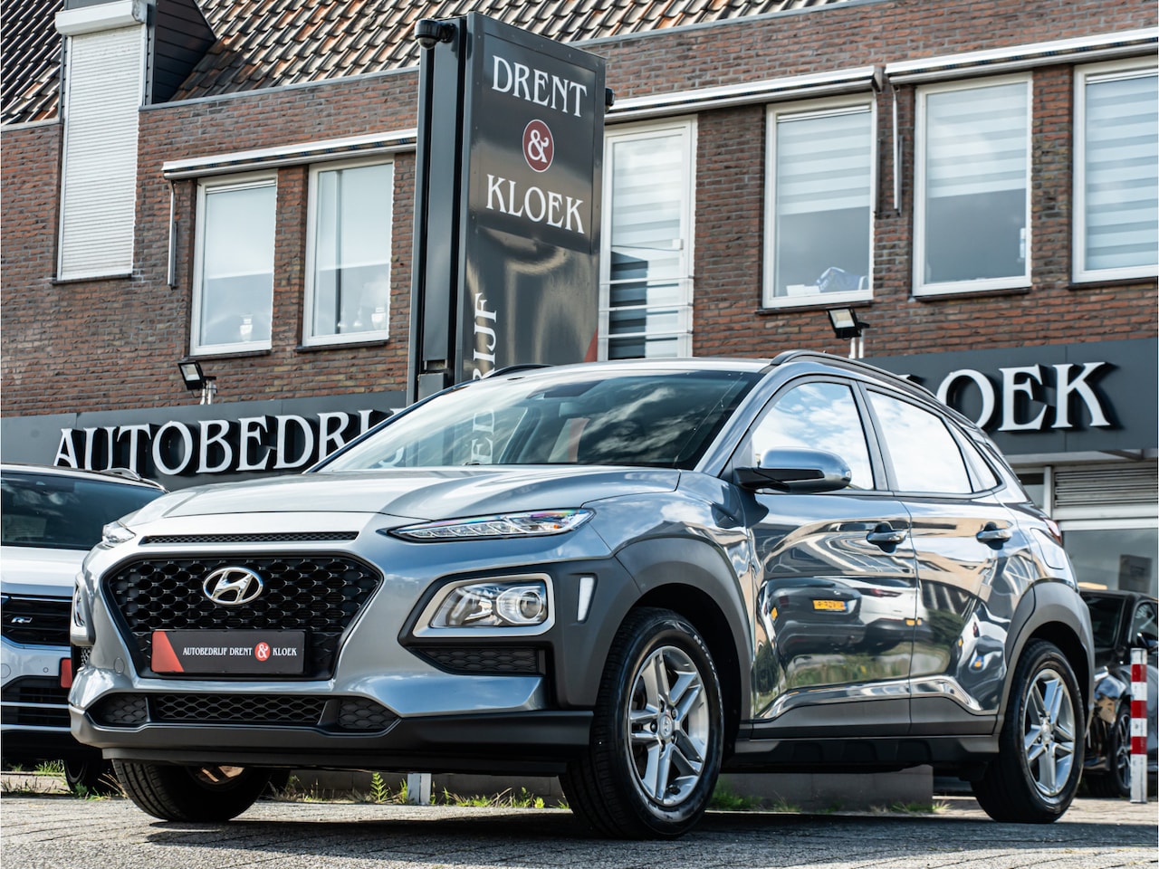 Hyundai Kona - 1.0T Essence ORG NL CAMERA TREKHAAK NAVI CRUISE - AutoWereld.nl