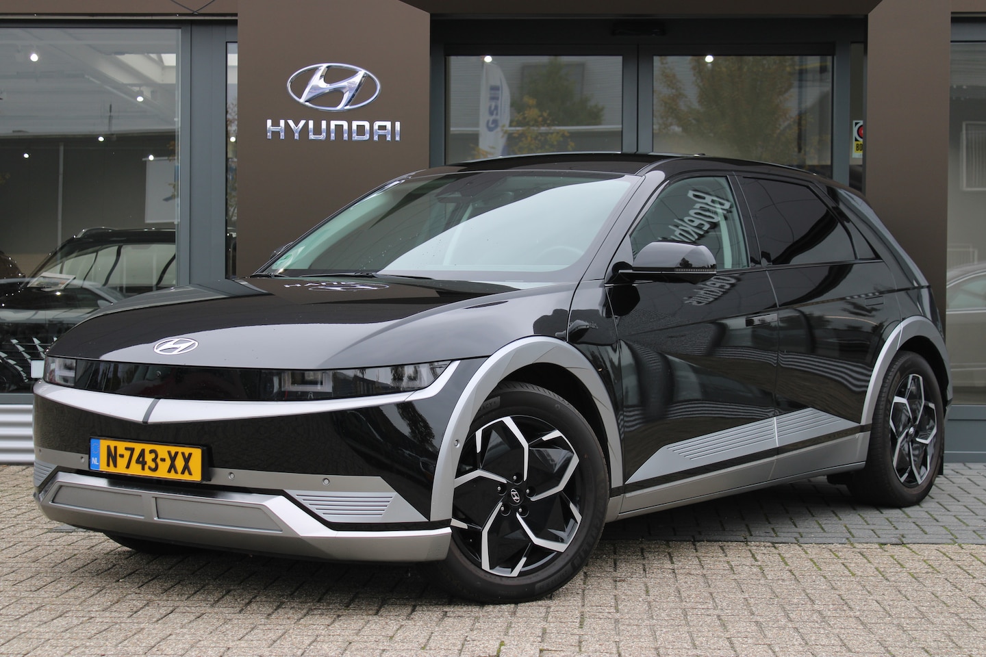 Hyundai IONIQ 5 - Lounge 73kWh | Trekhaak afneembaar | Vehicle-to-load | Warmtepomp - AutoWereld.nl
