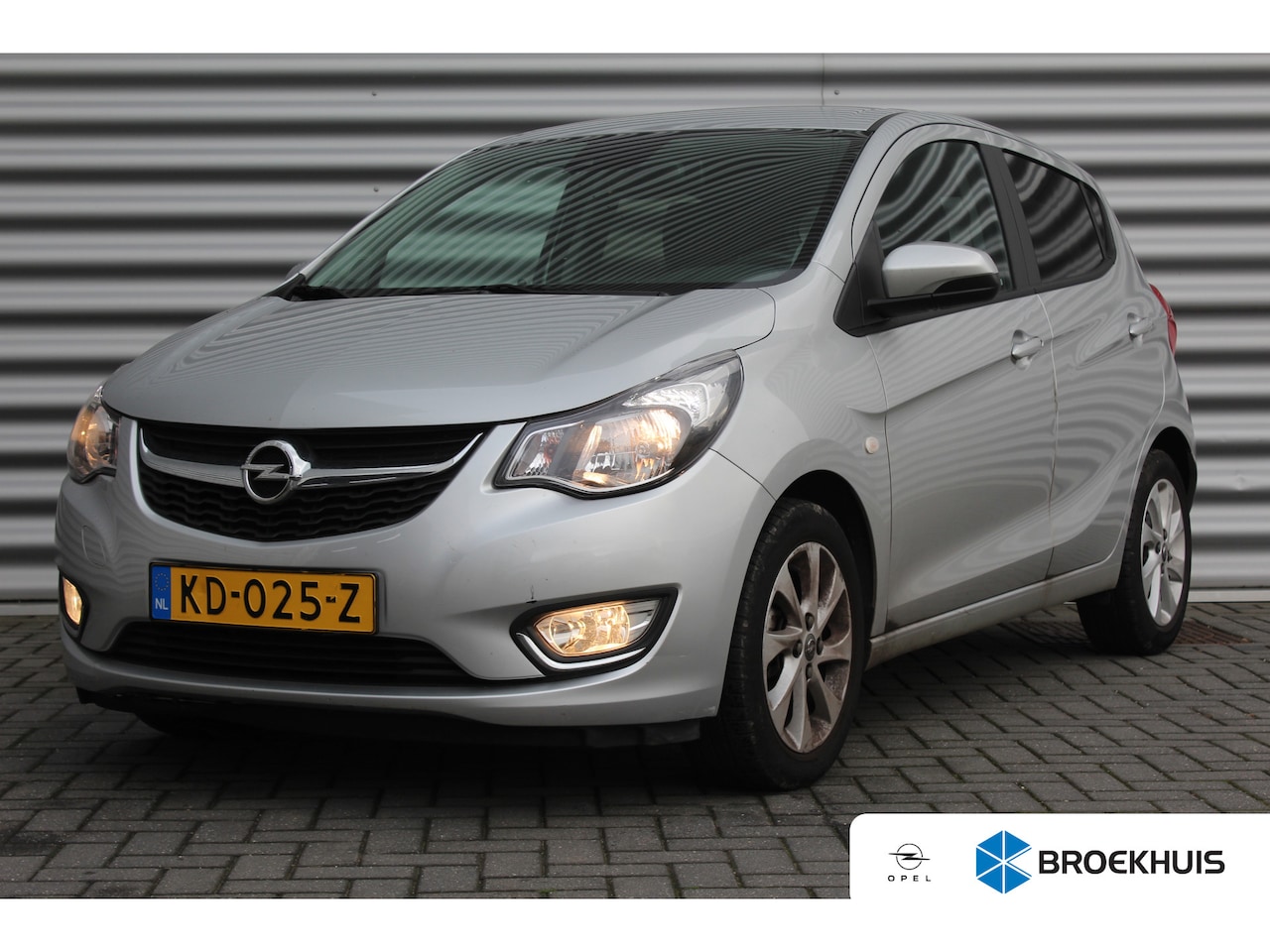 Opel Karl - 1.0 75PK 5-DRS INNOVATION+ AUTOMAAT / NAVI / CLIMA / LED / PDC / 15" LMV / CAMERA / BLUETO - AutoWereld.nl
