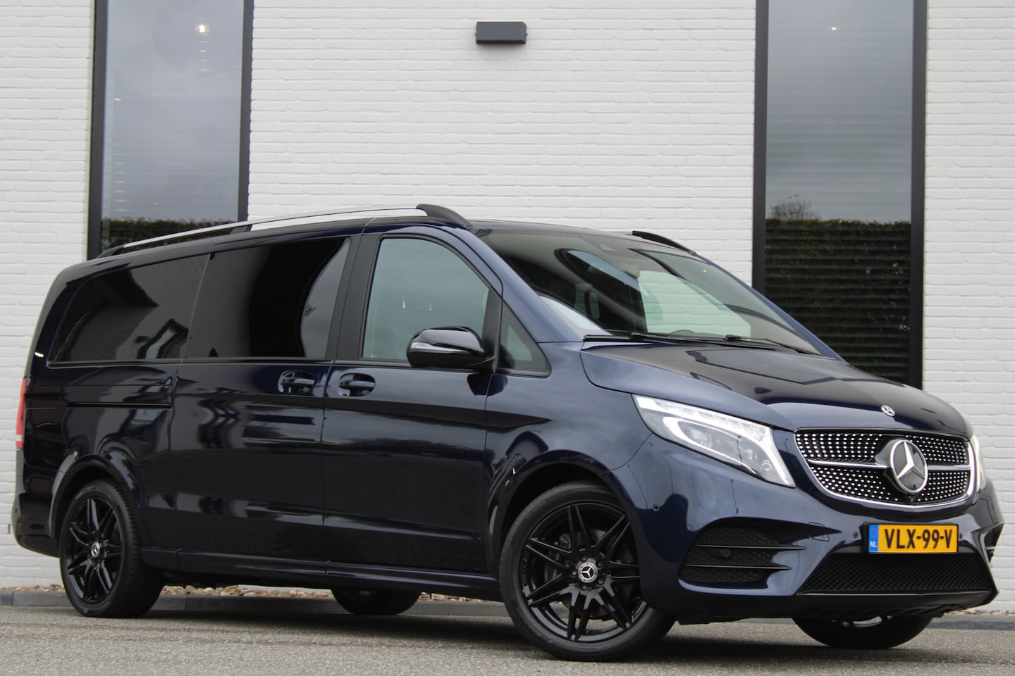 Mercedes-Benz V-klasse - 300d 4-MATIC / XXL / DC / 2x Elec Schuifdeur / Burmester / Elec Stoelen / Vol Opties / Net - AutoWereld.nl
