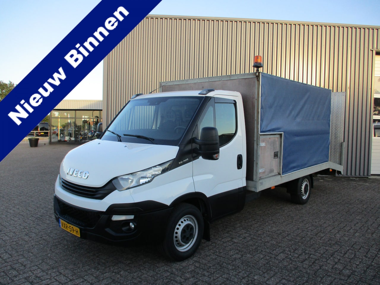 Iveco Daily - 35S14 Oprijwagen Laadbak Airco - AutoWereld.nl