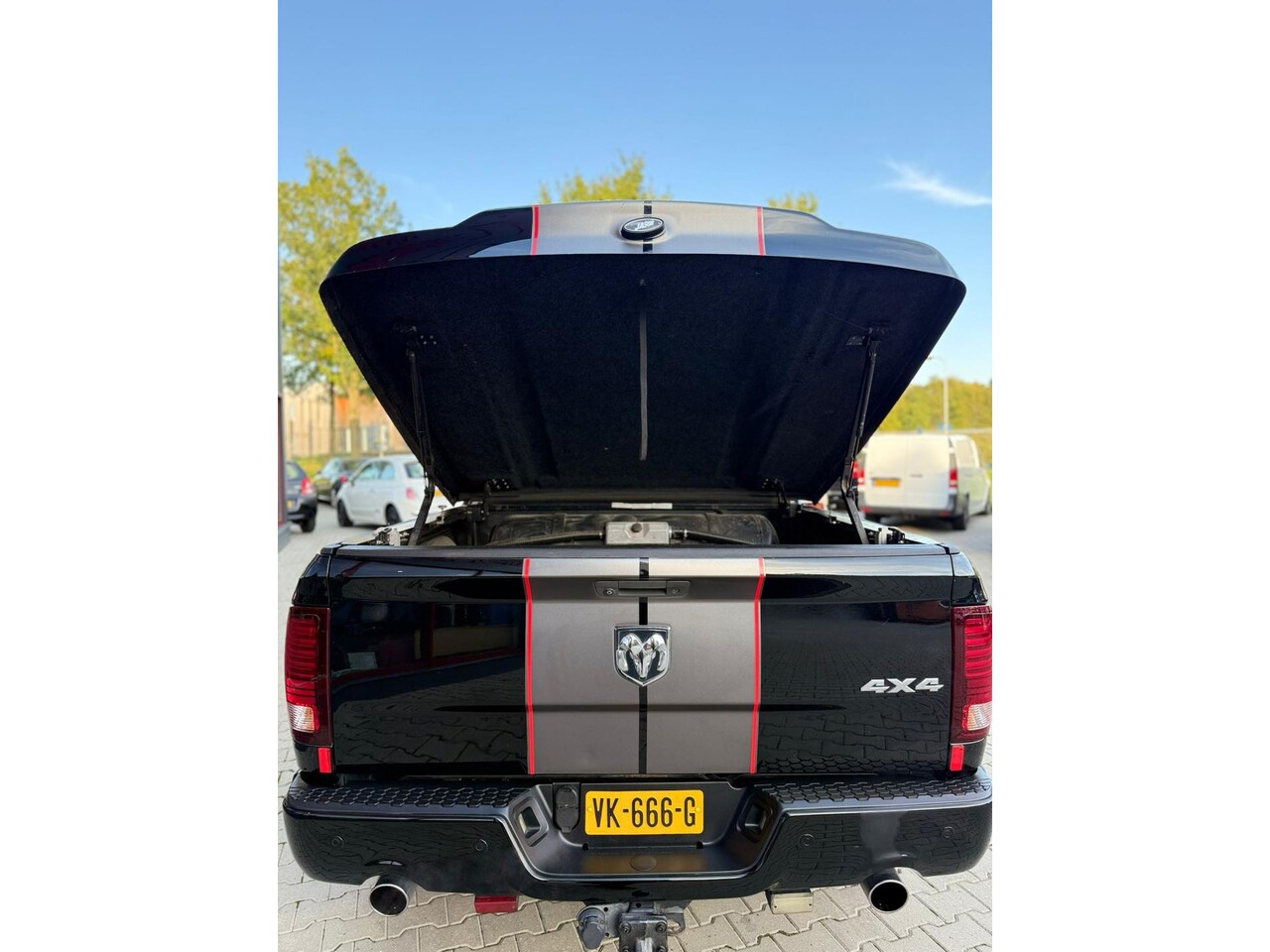 Dodge Ram 1500 - 5.7 V8 Quad Cab 6'4 / LPG / AUT./ 401 PK / TREKHAAK / LEER / DAK / CAMERA VOOR EN ACHTER / - AutoWereld.nl