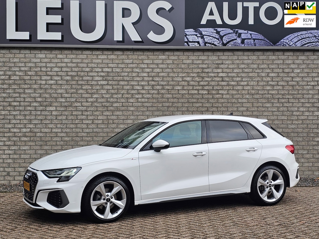 Audi A3 Sportback - 35 TFSI edition one S-Line - AutoWereld.nl