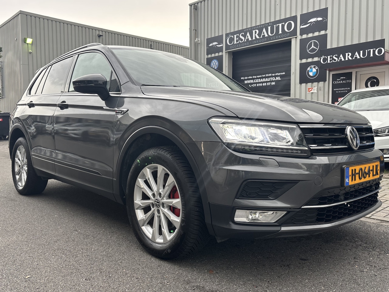 Volkswagen Tiguan - 2.0 TSI 4Motion Highline / PANORAMA DAK - AutoWereld.nl