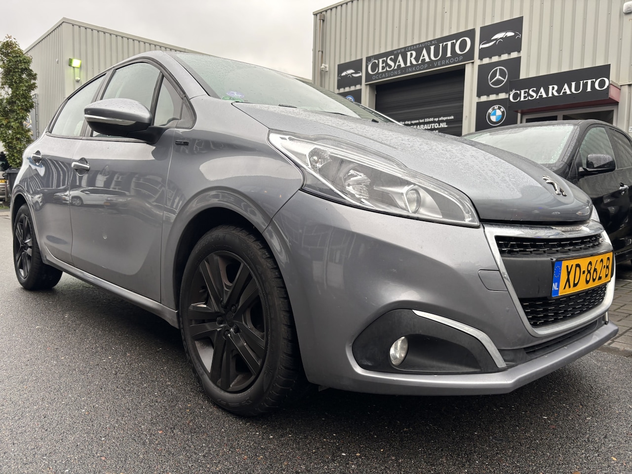 Peugeot 208 - 1.2 PureTech Signature / 139 DKM / DEALER ONDERHOUDEN - AutoWereld.nl