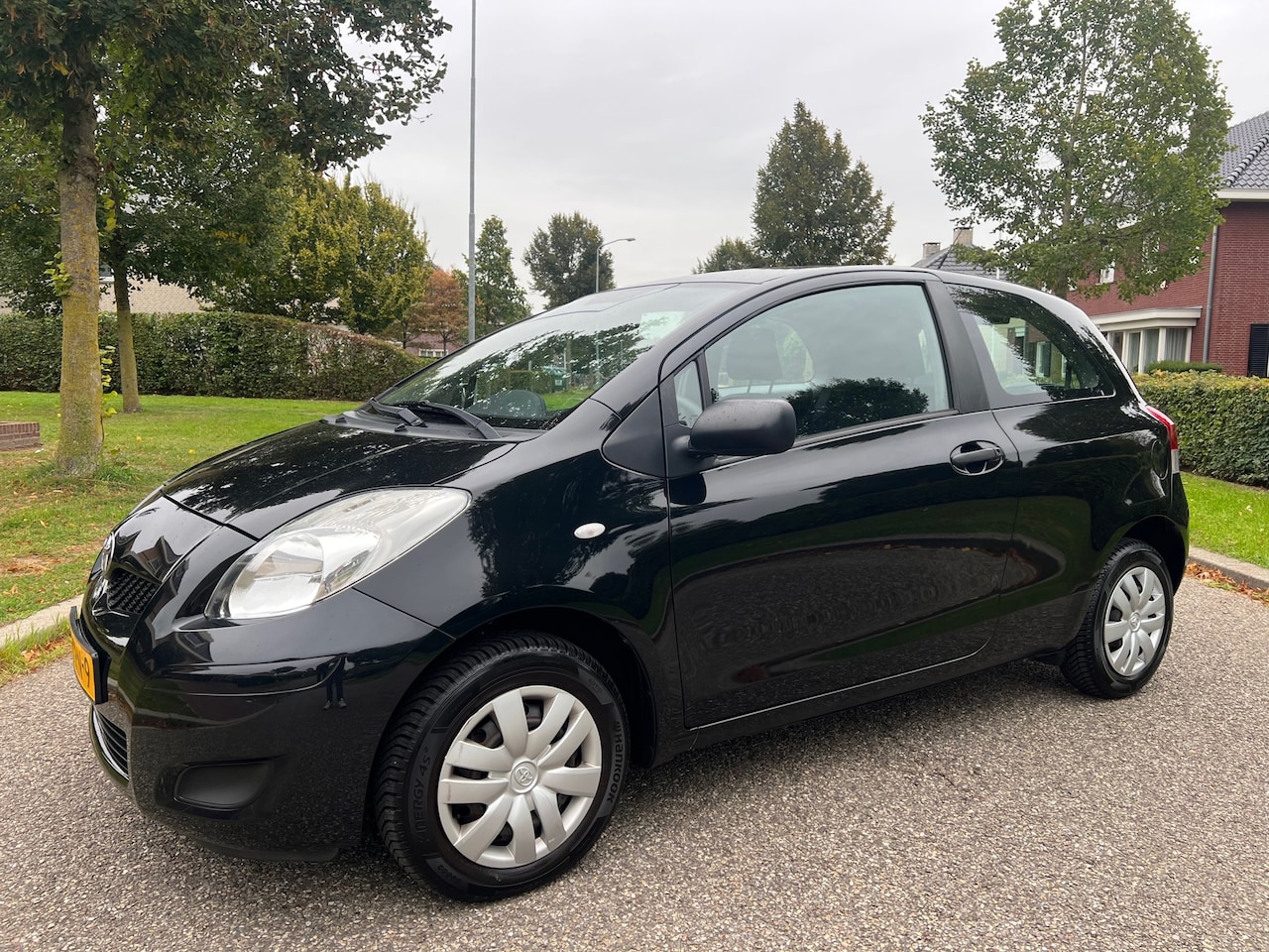 Toyota Yaris - 1.0 VVTi Acces 1.0 VVTi Acces - AutoWereld.nl