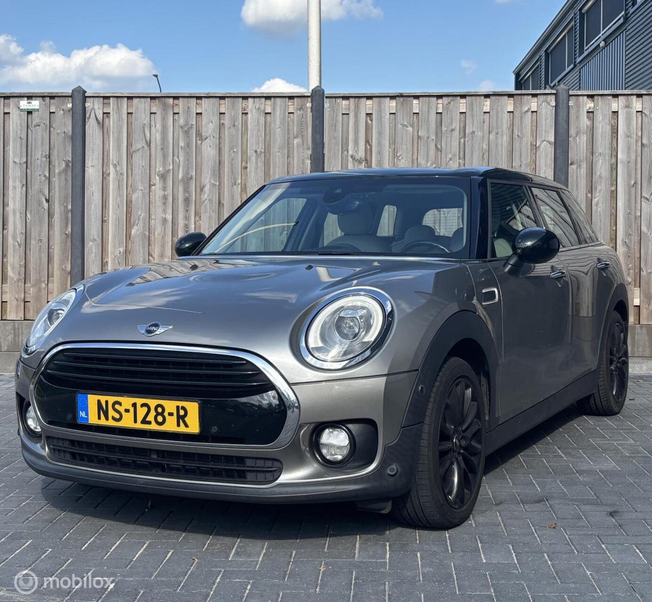 MINI Clubman - 1.5 Cooper Pepper Business 1.5 Cooper Pepper Business - AutoWereld.nl