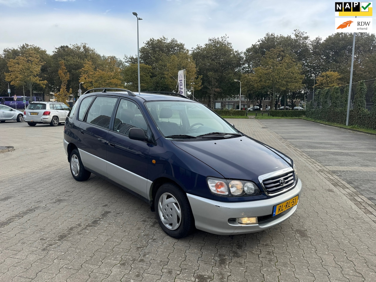Toyota Picnic - 2.0 GXi. 6P - AutoWereld.nl