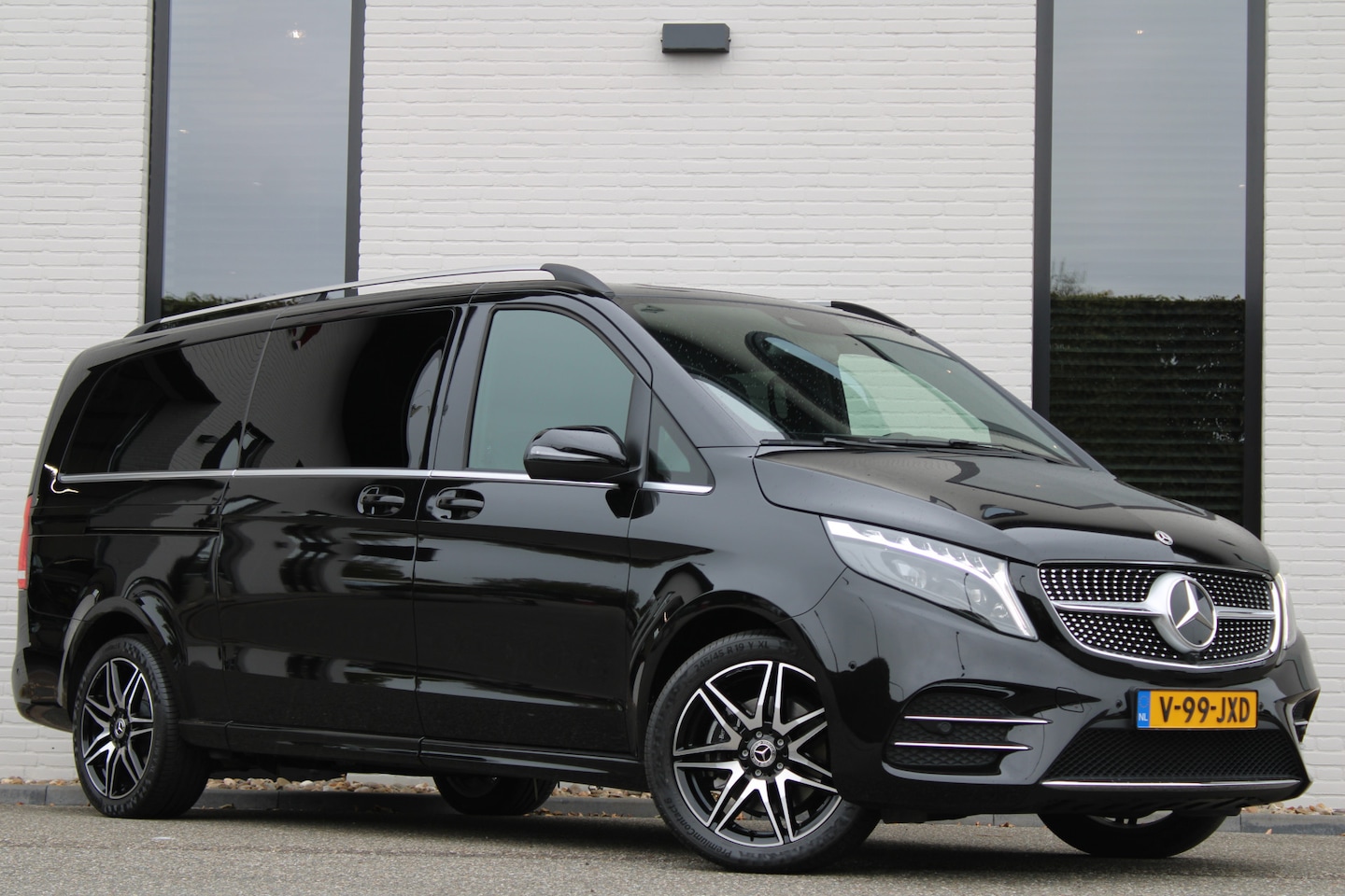 Mercedes-Benz V-klasse - 250d / BPM VRIJ / XXL / DC / AMG / 4-Matic / 2x Schuifdeur / Camera / NIEUW!! - AutoWereld.nl