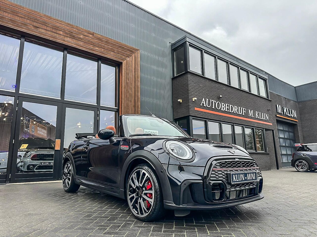 MINI Cabrio - Mini 2.0 John Cooper Works JCW Pack F1 aut 231pk/Chesterbrown leer/Bomvol - AutoWereld.nl