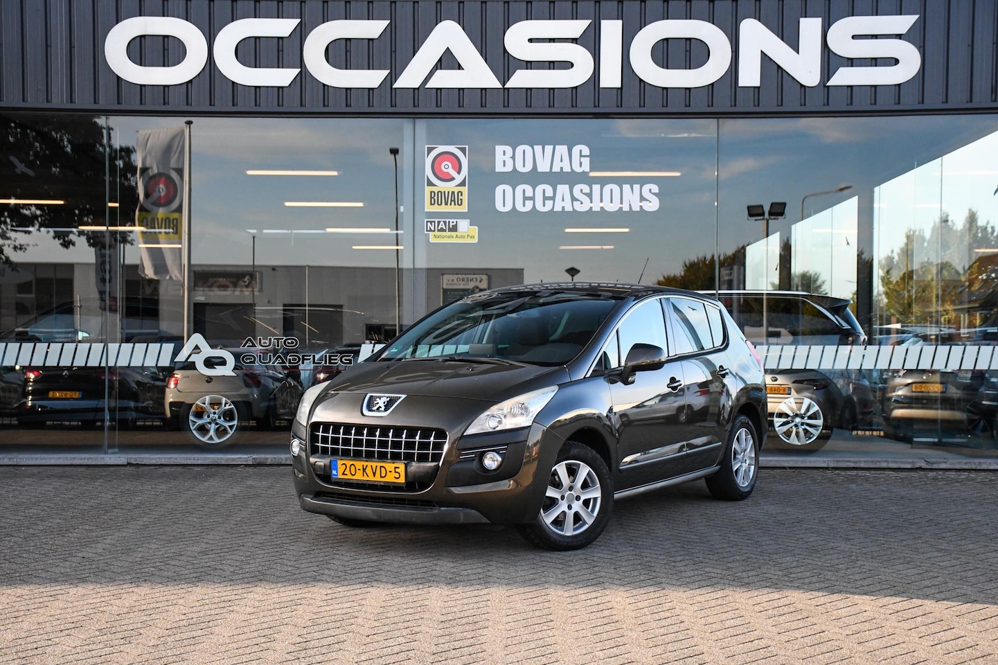 Peugeot 3008 - 1.6 VTi Blue Lease NAVIGATIE/ CRUISE CONTROL/ PDC - AutoWereld.nl