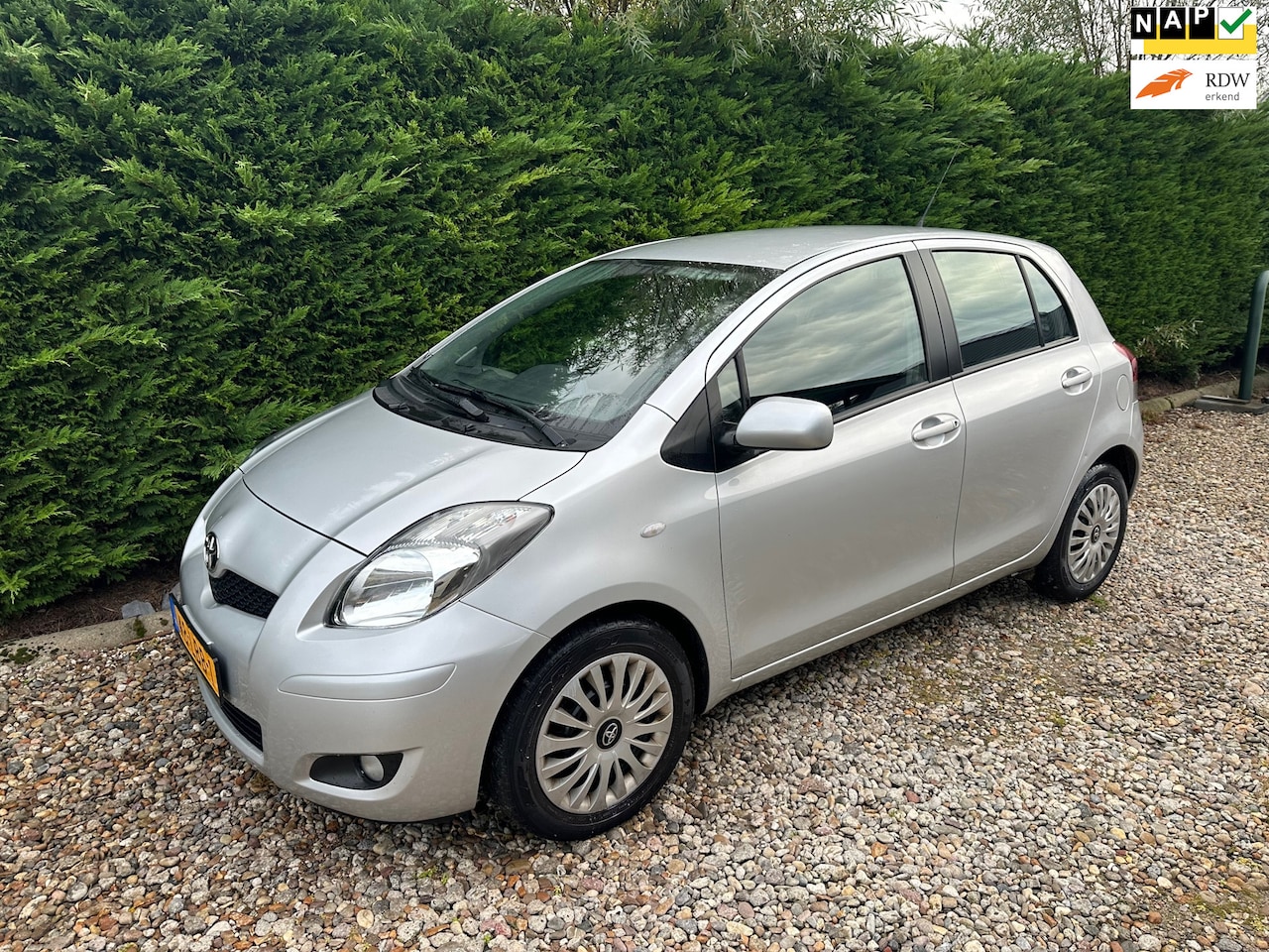 Toyota Yaris - 1.3 VVTi Aspiration Automaat 1E EIG 48DKM NAP! - AutoWereld.nl