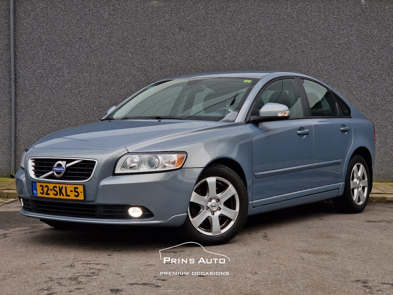 Volvo S40 - 2.0 D3 Momentum |AUTOMAAT|TREKHAAK|AIRCO|VOLL. ONDERH| 3144 - AutoWereld.nl