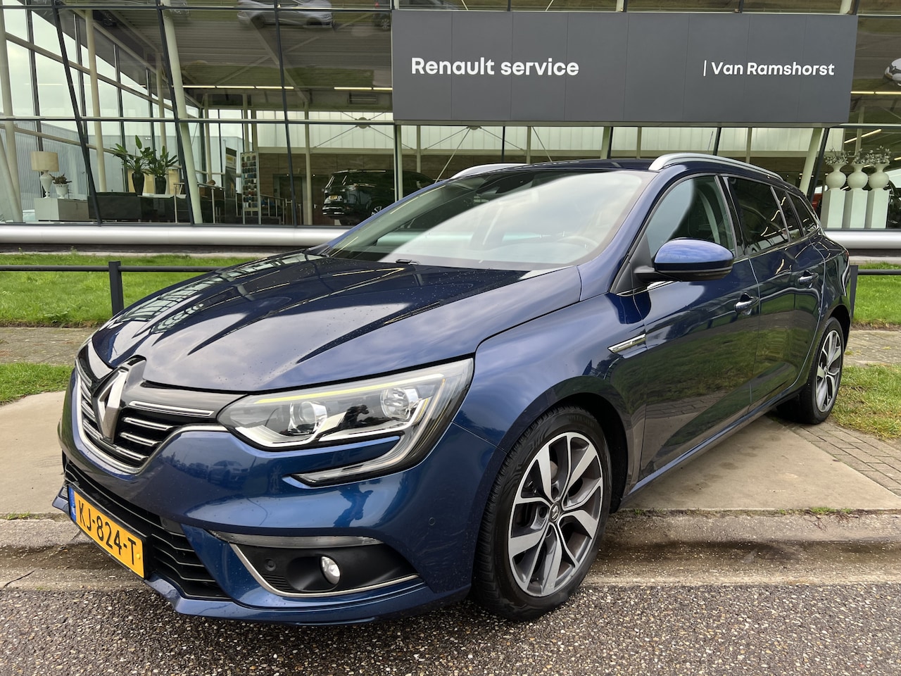 Renault Mégane Estate - 1.5 dCi Bose / EXPORT-HANDEL / Cruise / Climate / Camera / Applecarplay - Androidauto / - AutoWereld.nl