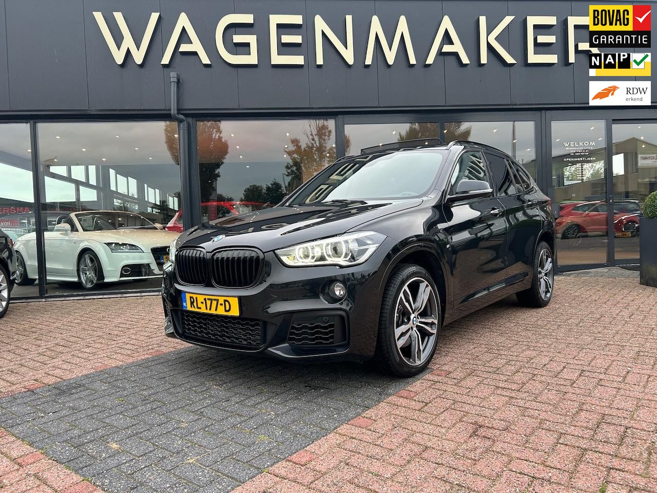 BMW X1 - SDrive20i Corporate Lease High Executive AUT|PANO|Head-Up|CAMERA - AutoWereld.nl