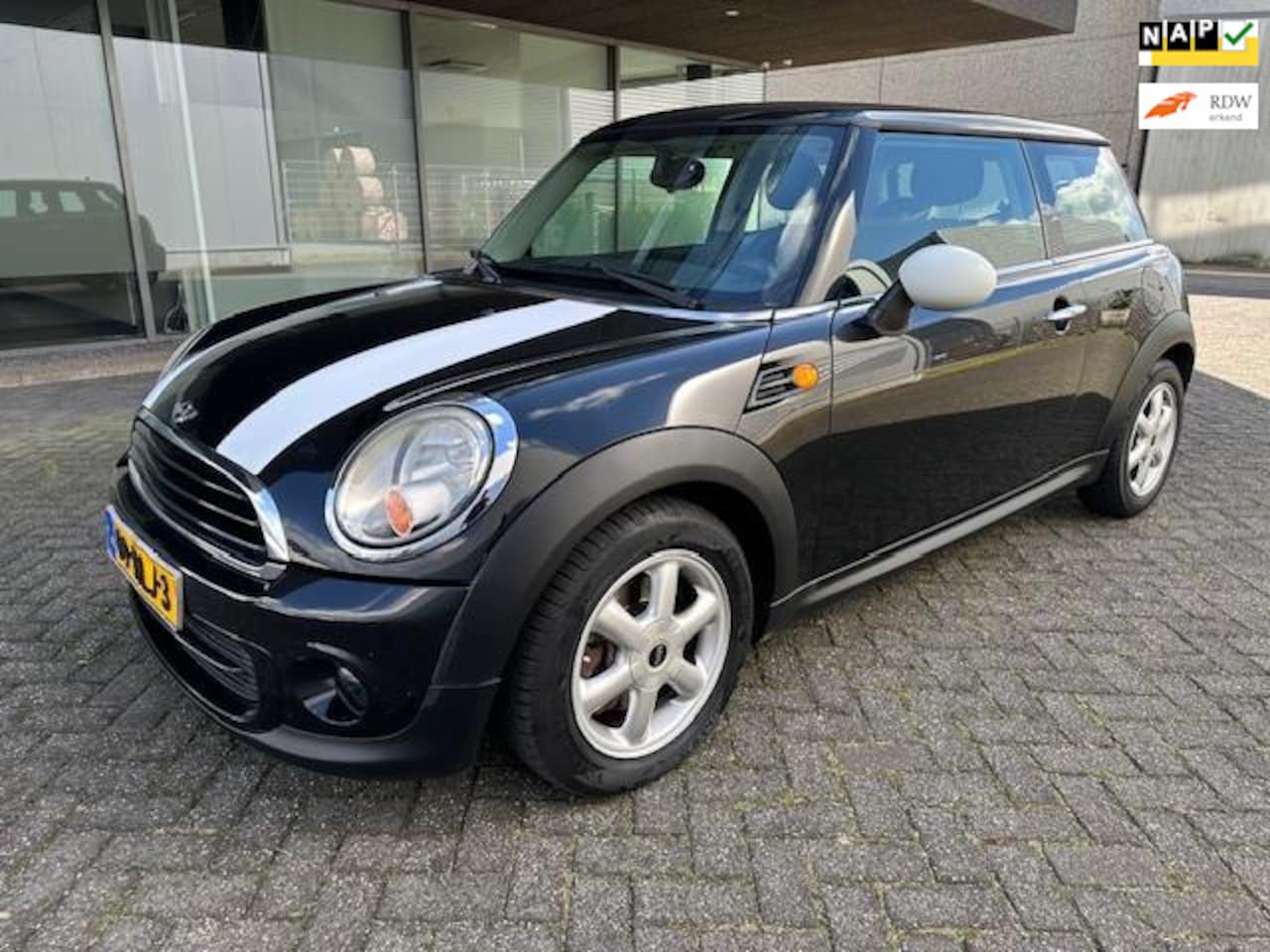 MINI One - Mini 1.6 MINIMALIST AIRCO BJ 10-2010 APK 8-2026 - AutoWereld.nl