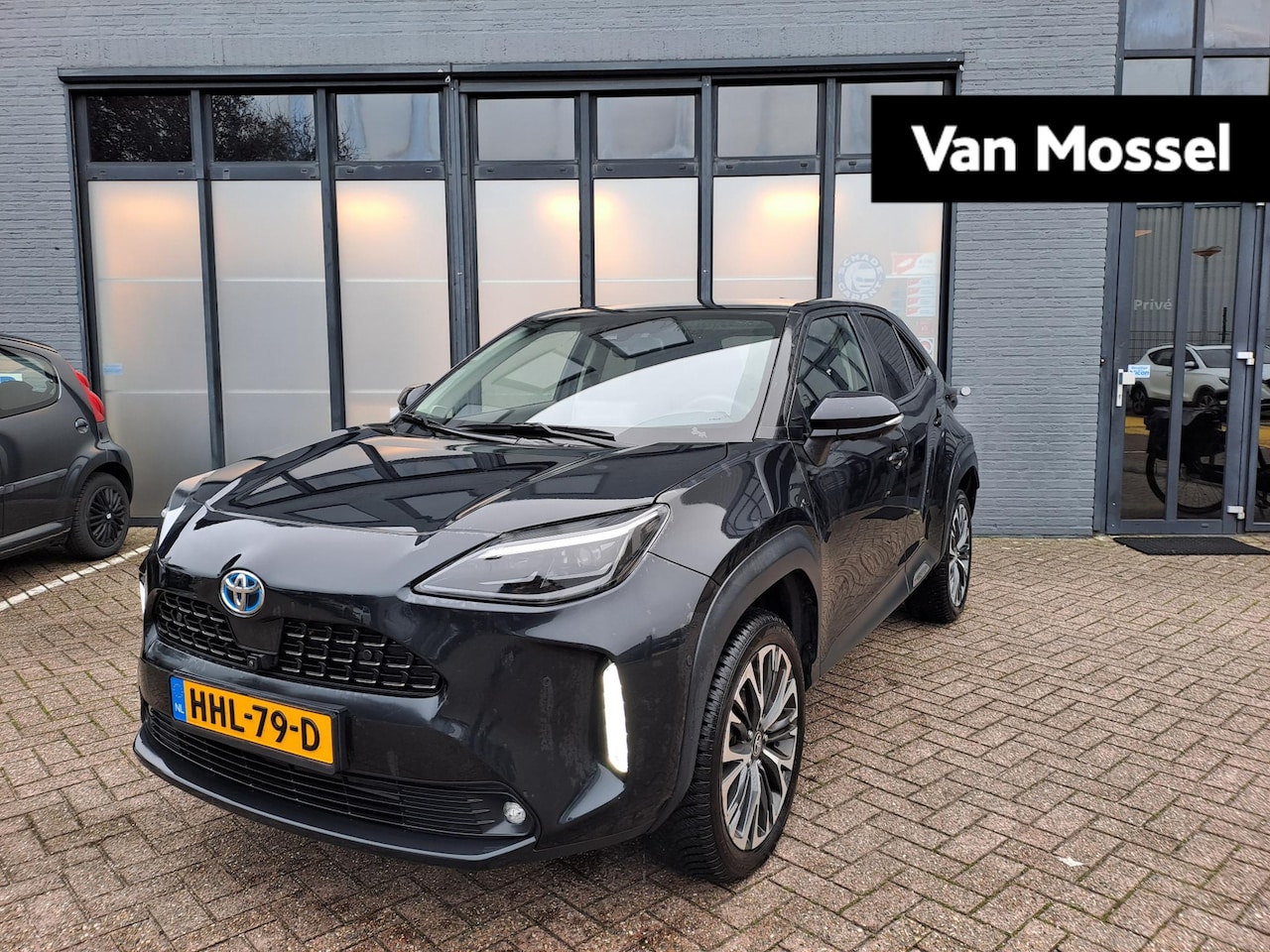 Toyota Yaris Cross - 1.5 Hybrid Adventure | PANODAK | HEAD-UP | CAMERA | STOEL-STUURWIELVERWARMING | DRAADLOOS - AutoWereld.nl
