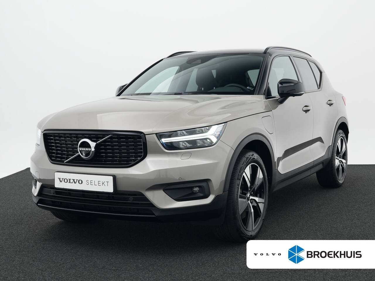 Volvo XC40 - 1.5 T5 Recharge R-Design | 360° Camera | Harman Kardon | Elek stoel | Leder | Trekhaak | 1 - AutoWereld.nl