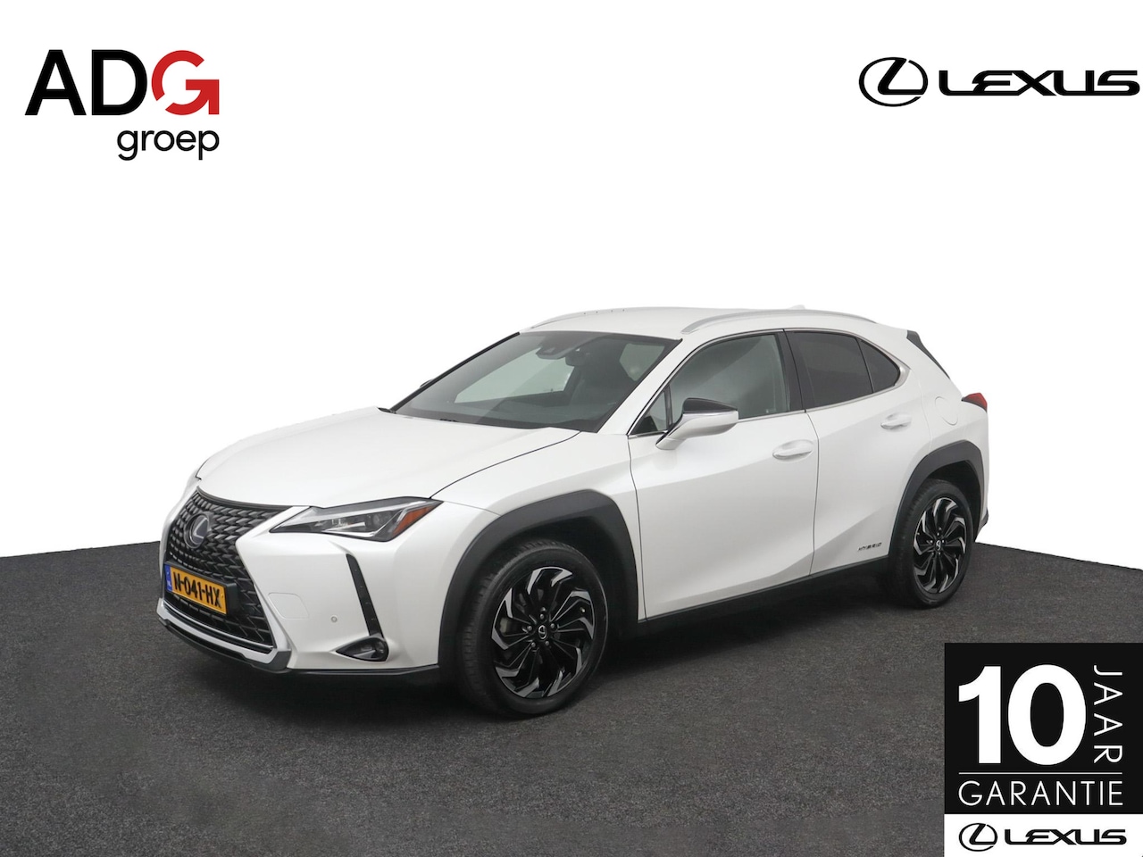 Lexus UX - 250h Luxury Line | 18 Inch Lichtmetalen velgen | Elektrisch bedienbare achterklep | Stoelv - AutoWereld.nl