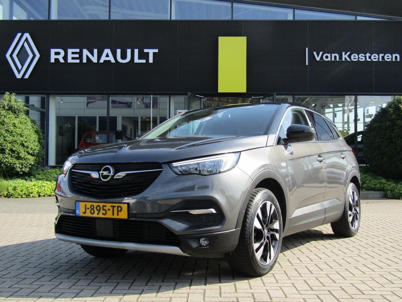 Opel Grandland X - 1.2 Turbo 130pk Aut Innovation / Trekhaak / Navigatie / Camera - AutoWereld.nl