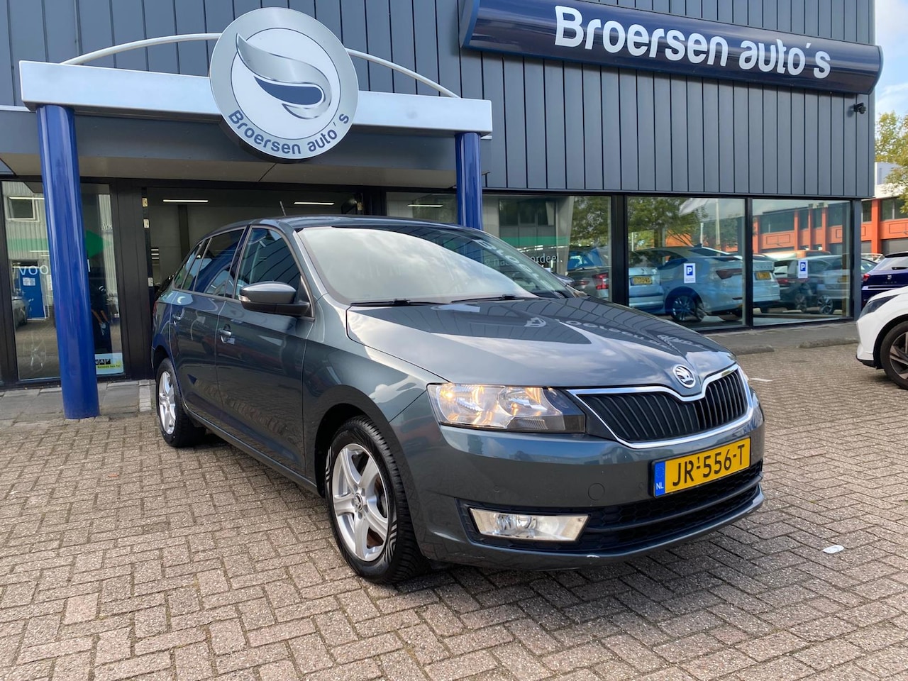 Skoda Rapid - 1.2 TSI 90pk DSG-7 JOY met Trekhaak, Stoelverwarming en P.sensoren V+A - AutoWereld.nl