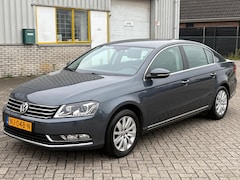Volkswagen Passat - 1.4 TSI 122 PK 6 BAK Bj 2013 Highline BlueMotion Ecc Airco Xenon Led Pdc Stuurbediening Cr
