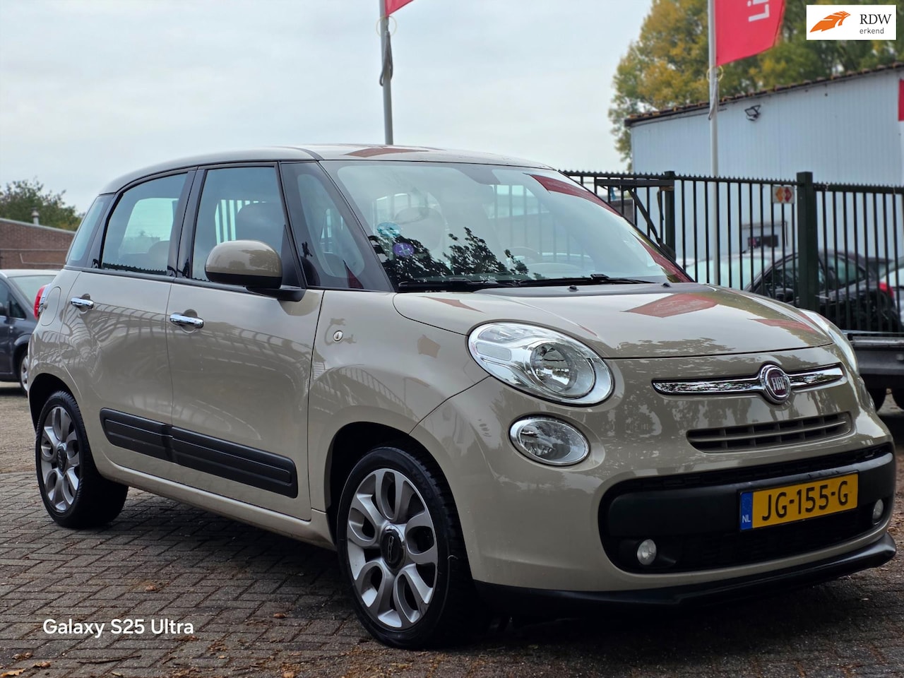 Fiat 500 L - 0.9 TwinAir Easy Zeer netjes stoelverwarming airco Bluetooth usb parkeer sensor - AutoWereld.nl