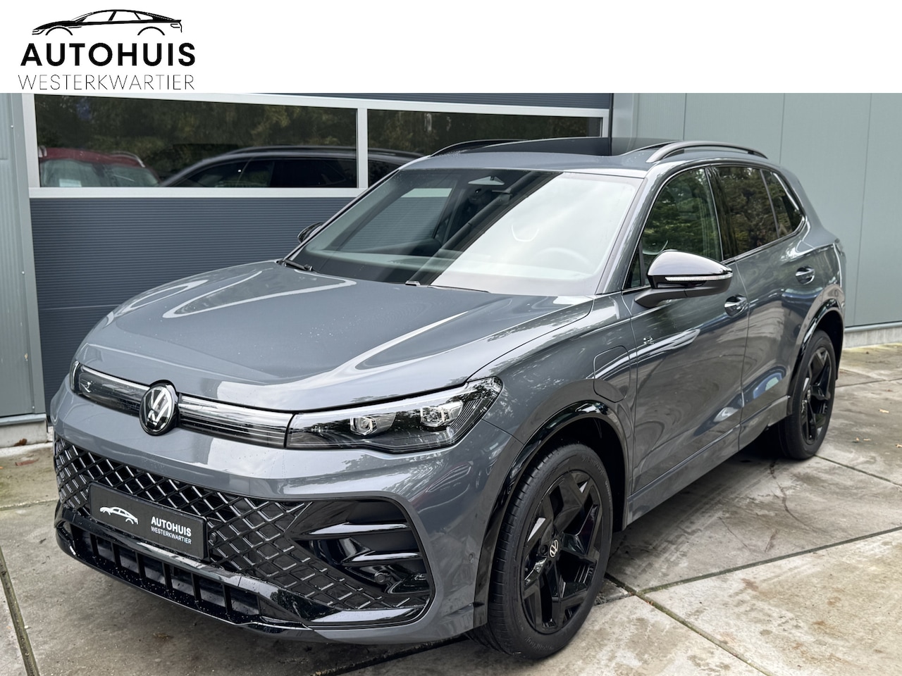 Volkswagen Tiguan - 1.5 272pk eHybrid R-Line Edition Style Trekhaak Panoramadak Camera Stoelverwarming Massage - AutoWereld.nl