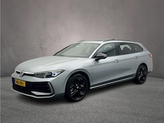 Volkswagen Passat Variant - R-Line Edition 1.5 TSI eHybrid 204pk DSG Automaat Trekhaak, Black Style, Panoramadak, Adap