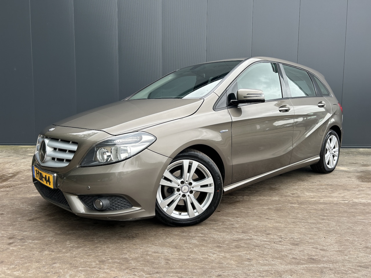 Mercedes-Benz B-klasse - 200 Ambition NAVI ECC CRUISE STOEL VERW CAMERA - AutoWereld.nl