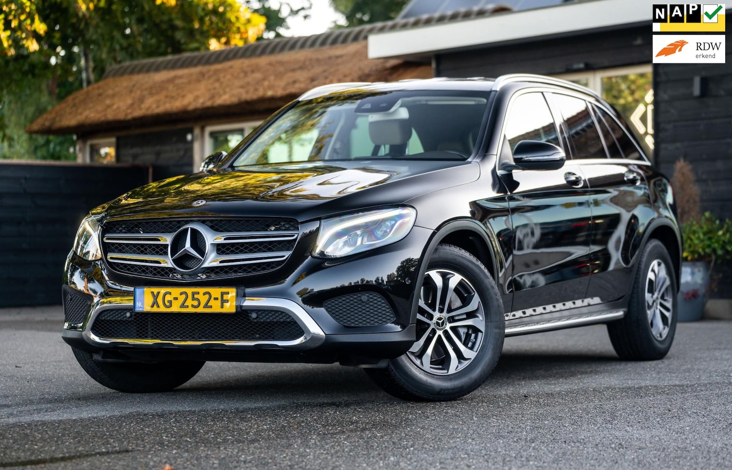 Mercedes-Benz GLC-klasse - 250 4MATIC Premium Plus Trekhaak I Leder I Comfortstoelen I Camera I 1e Eigenaar I Dealera - AutoWereld.nl