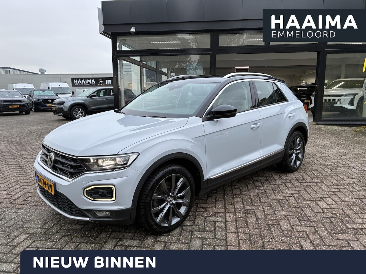 Volkswagen T-Roc - 1.5 TSI Sport | Climate control | Navigatie | Parkpilot | Afneembare Trekhaak | Elektrisch - AutoWereld.nl
