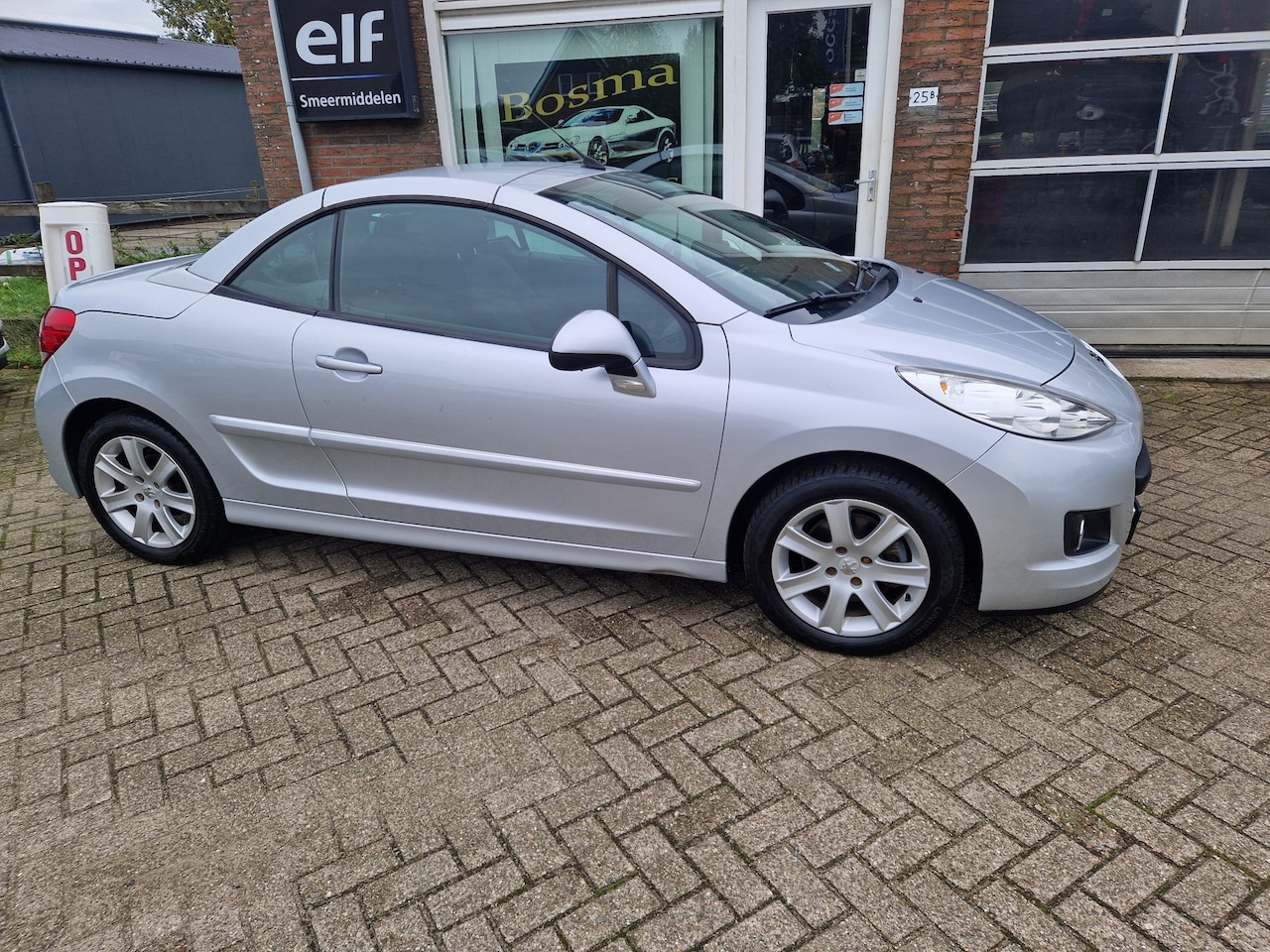 Peugeot 207 CC - 1.6i ''VTi'' 120 PK !! Cabriolet - Clima - 07-10-2026 !! - AutoWereld.nl