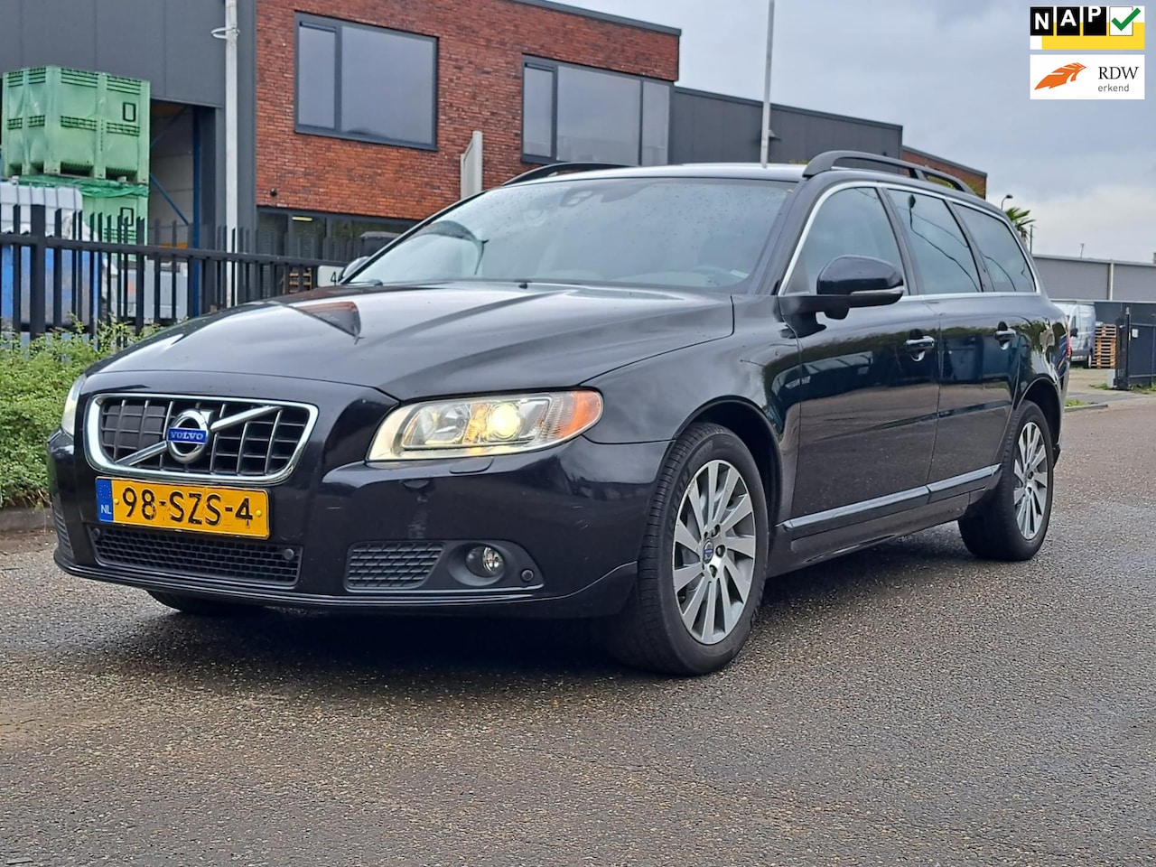 Volvo V70 - 1.6 T4 Limited Edition LEES TEKST - AutoWereld.nl