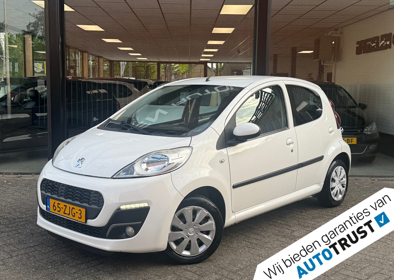 Peugeot 107 - 1.0 5drs AUTOMAAT | AIRCO | ELEKTR PAKKET | NAP - AutoWereld.nl
