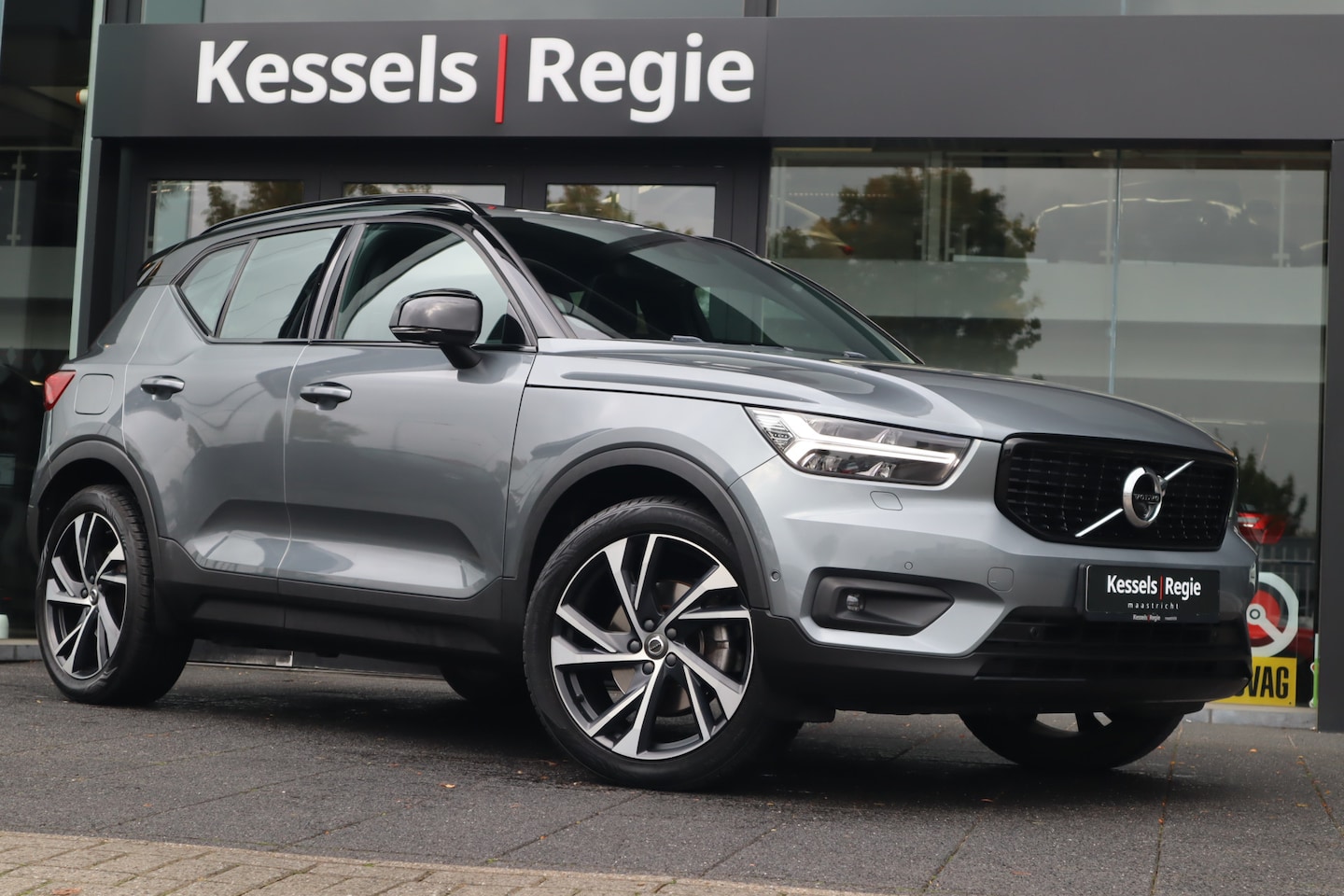 Volvo XC40 - 2.0 T5 AWD R-Design Pano 20” HK Memory ACC BLIS Afn. Trekhaak - AutoWereld.nl