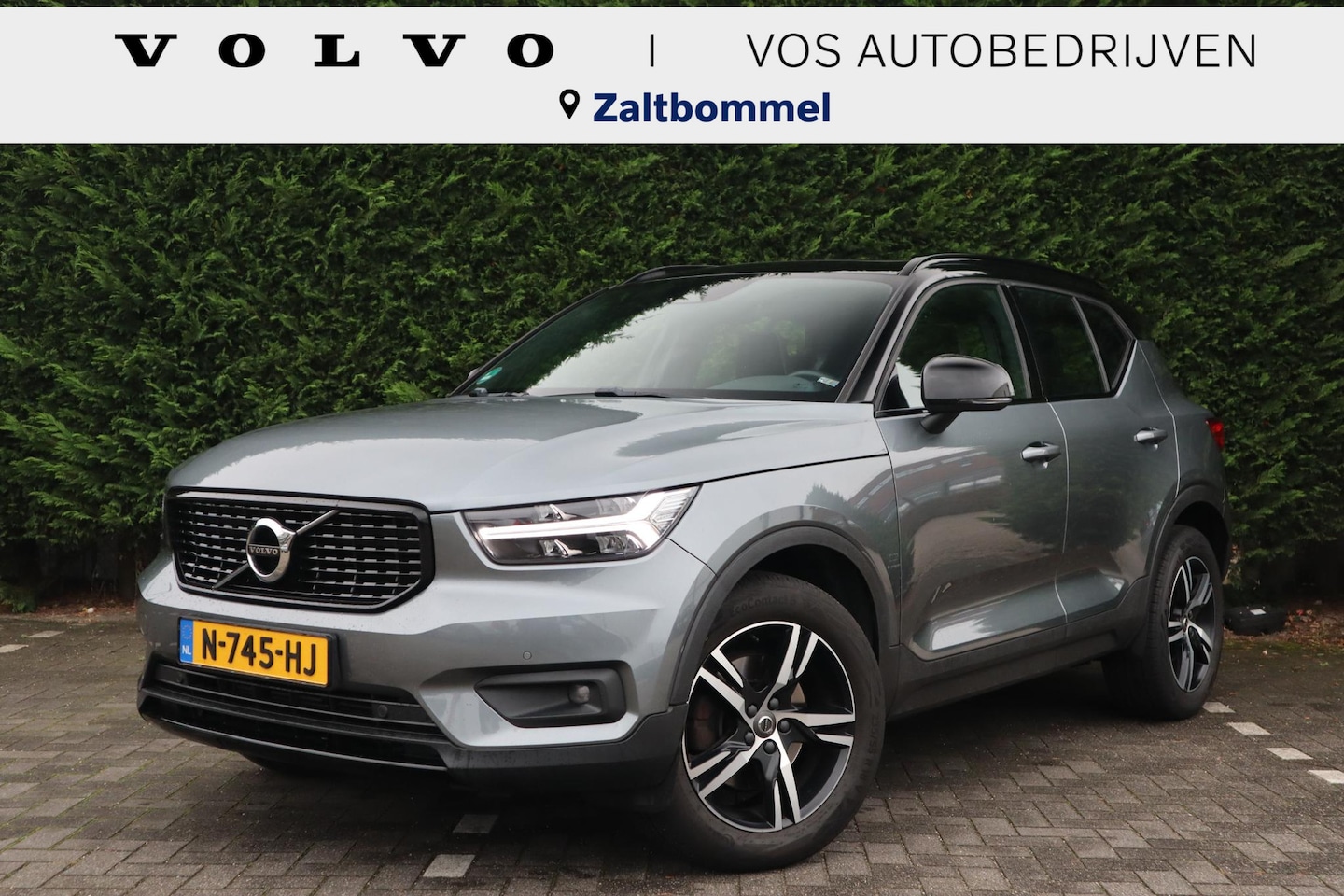 Volvo XC40 - 2.0 T4 R-Design | Panoramadak | Trekhaak | - AutoWereld.nl