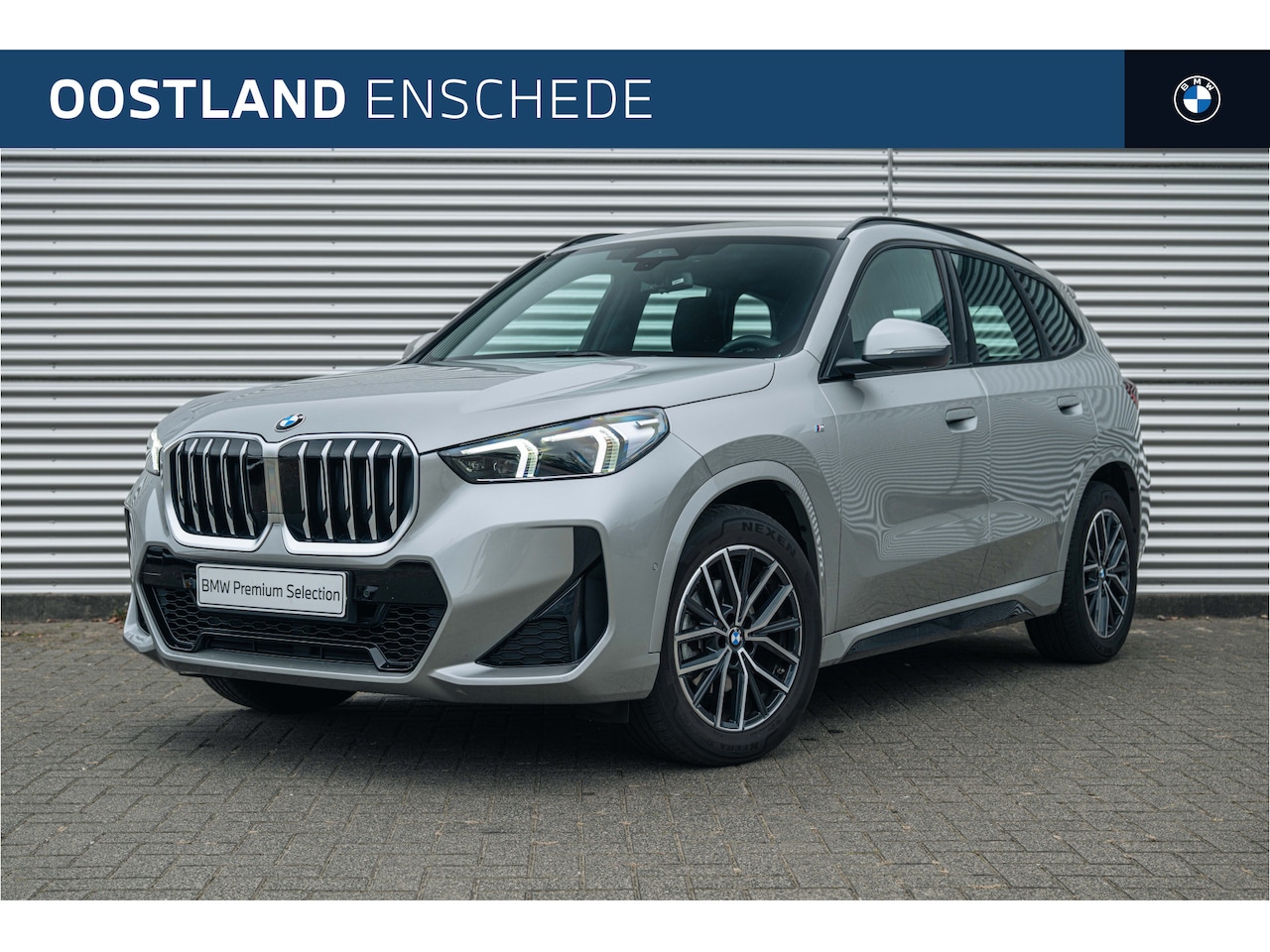 BMW X1 - sDrive18i M Sport Automaat / Sportstoelen / Achteruitrijcamera / M Adaptief onderstel / Co - AutoWereld.nl