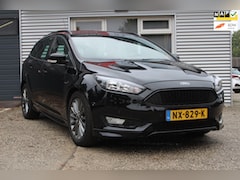 Ford Focus Wagon - 1.0 ST-Line 5-deurs, navigatie, boekjes, 2x sleutel, parkeerhulp, cruise-control, nieuwe d