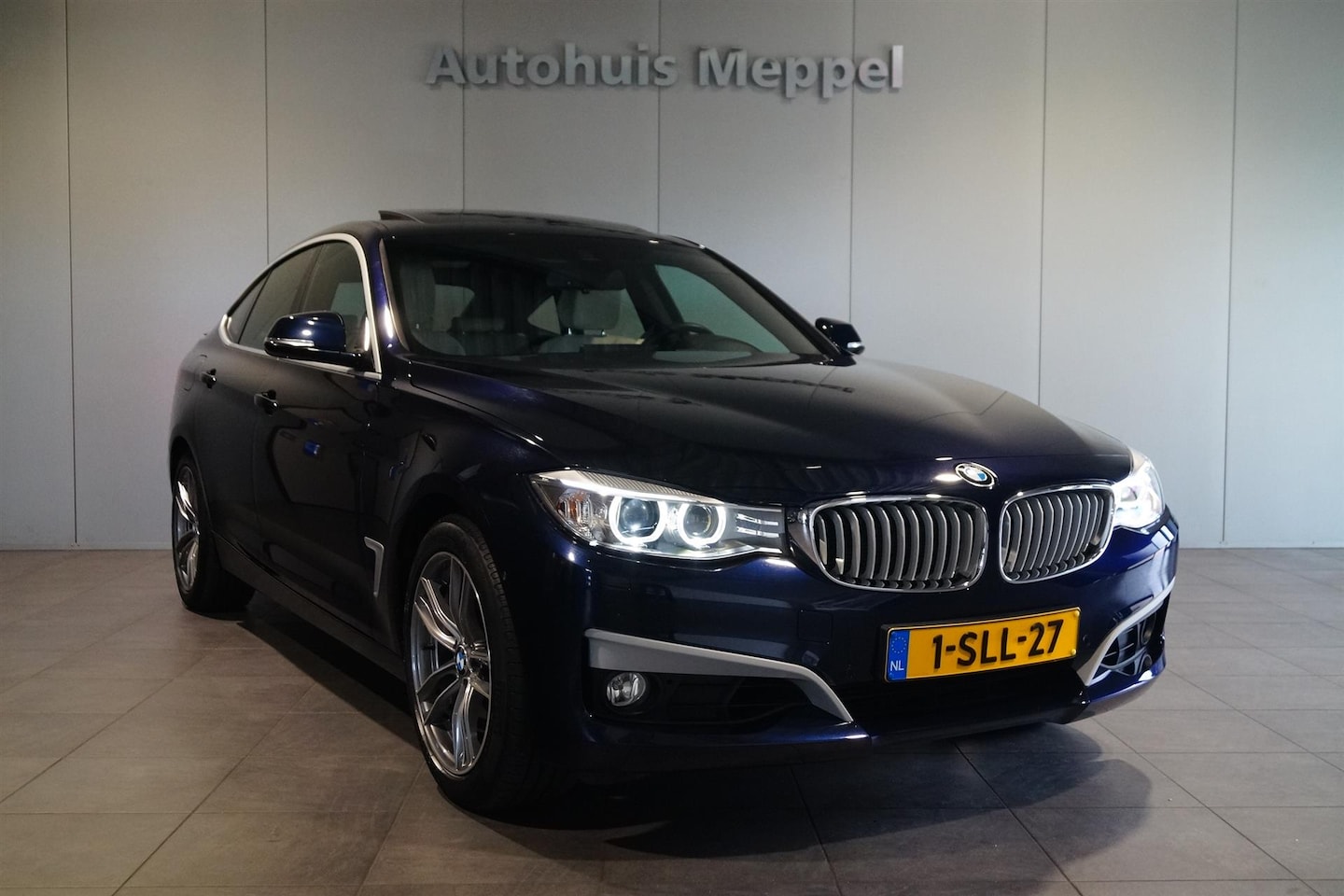 BMW 3-serie Gran Turismo - 320i Modern Line | Trekhaak | Head-Up Display | Panoramadak | Xenon - AutoWereld.nl