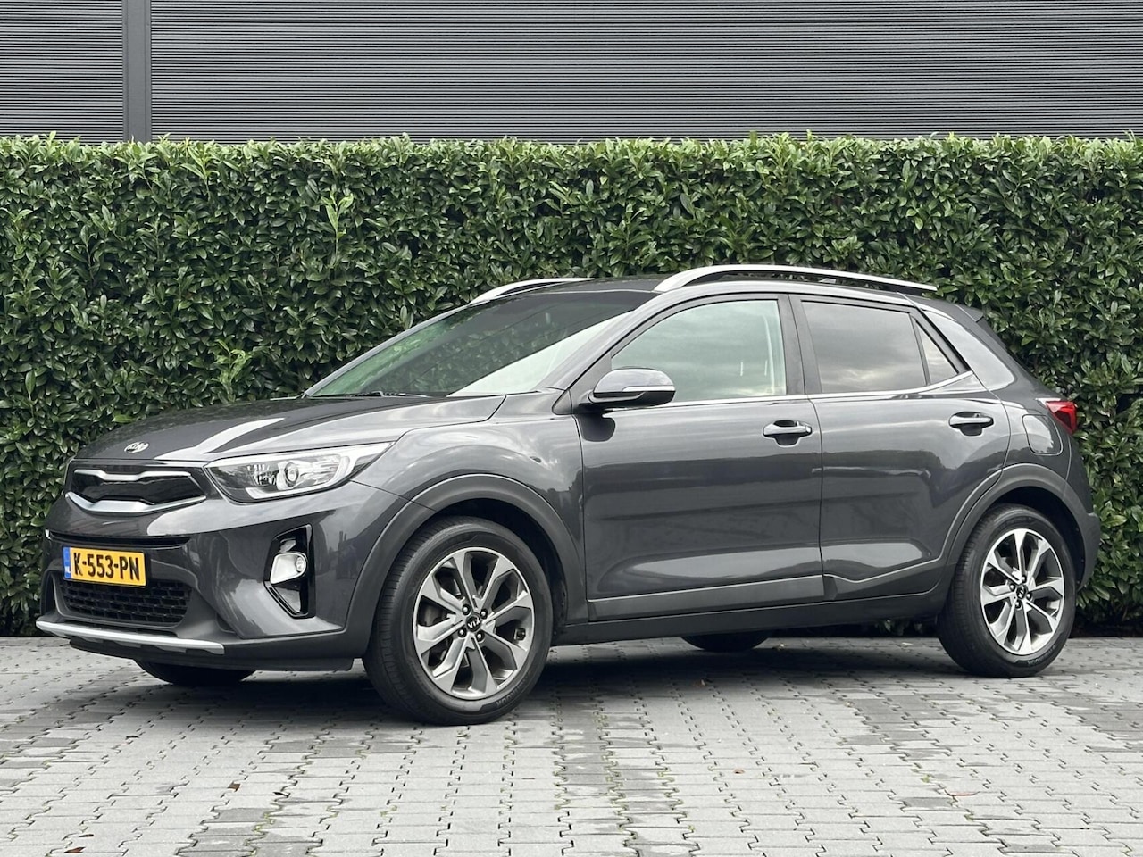 Kia Stonic - 1.4 MPi 1.4 MPi, NAVI, CRUISE, CAMERA, ECC-AIRCO, LED, PDC, DAKRAILS, HOGE INSTAP, LICHTMETAAL 17" - AutoWereld.nl