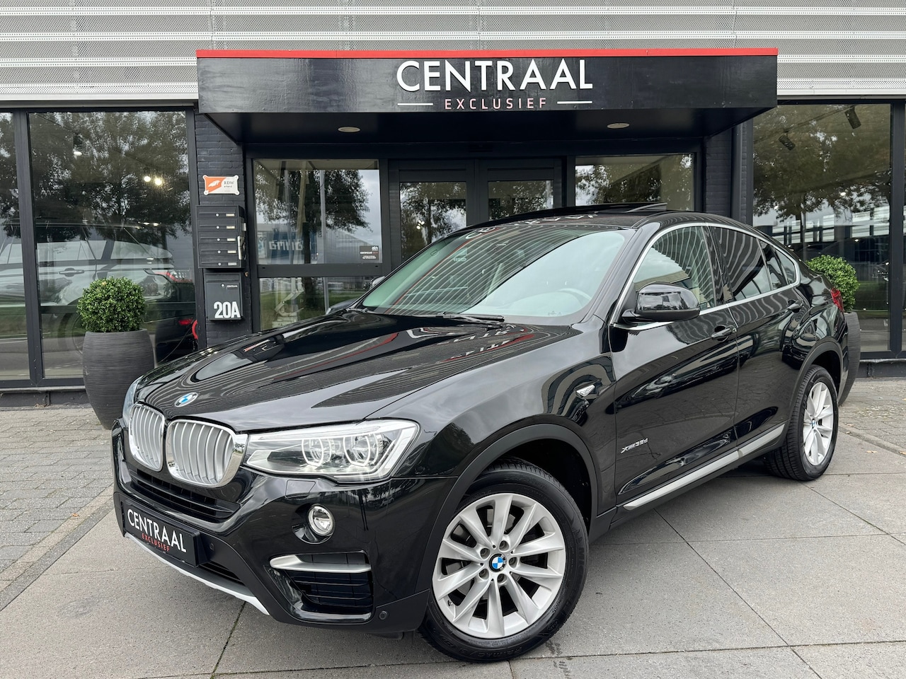 BMW X4 - XDrive35d High Exe 313PK|Schuifdak|Head-Up|Camera|Keyless|Leder - AutoWereld.nl