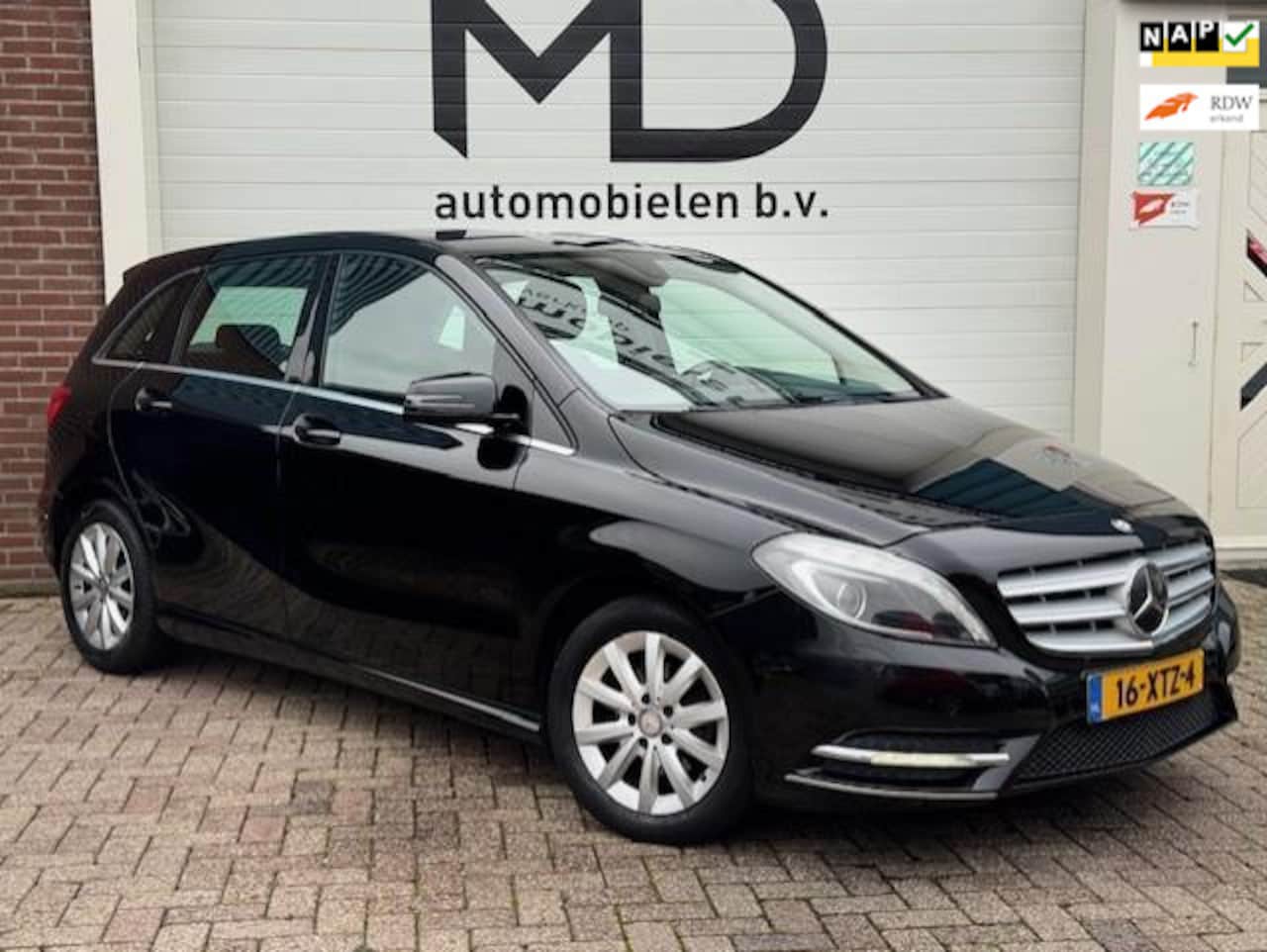 Mercedes-Benz B-klasse - 180 Ambition - Automaat-Trekhaak-LED - AutoWereld.nl