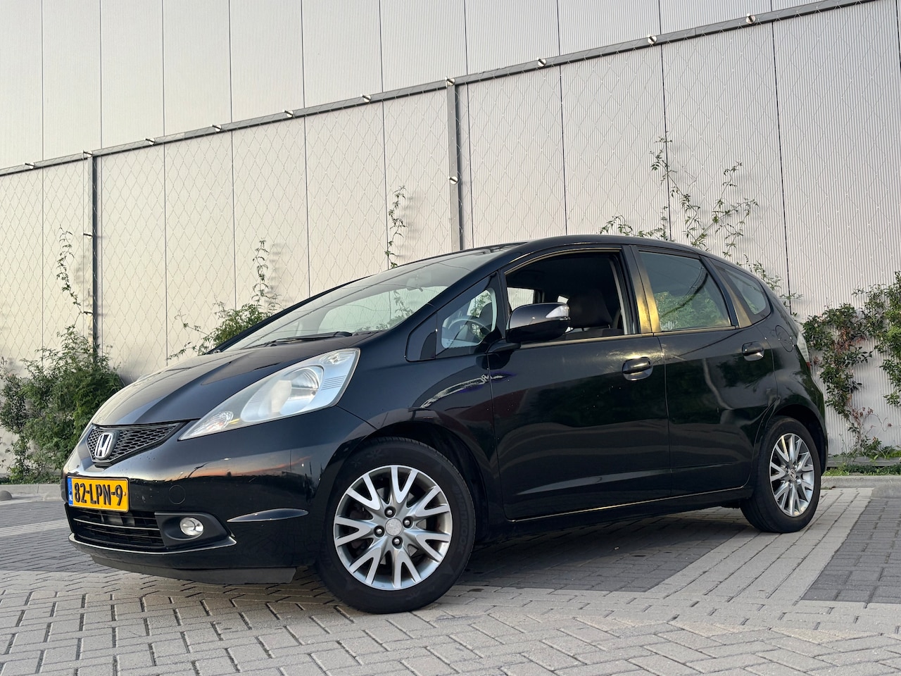 Honda Jazz - 1.4 Comfort Dealeronderhouden | Trekhaak | APK 09-2026 - AutoWereld.nl
