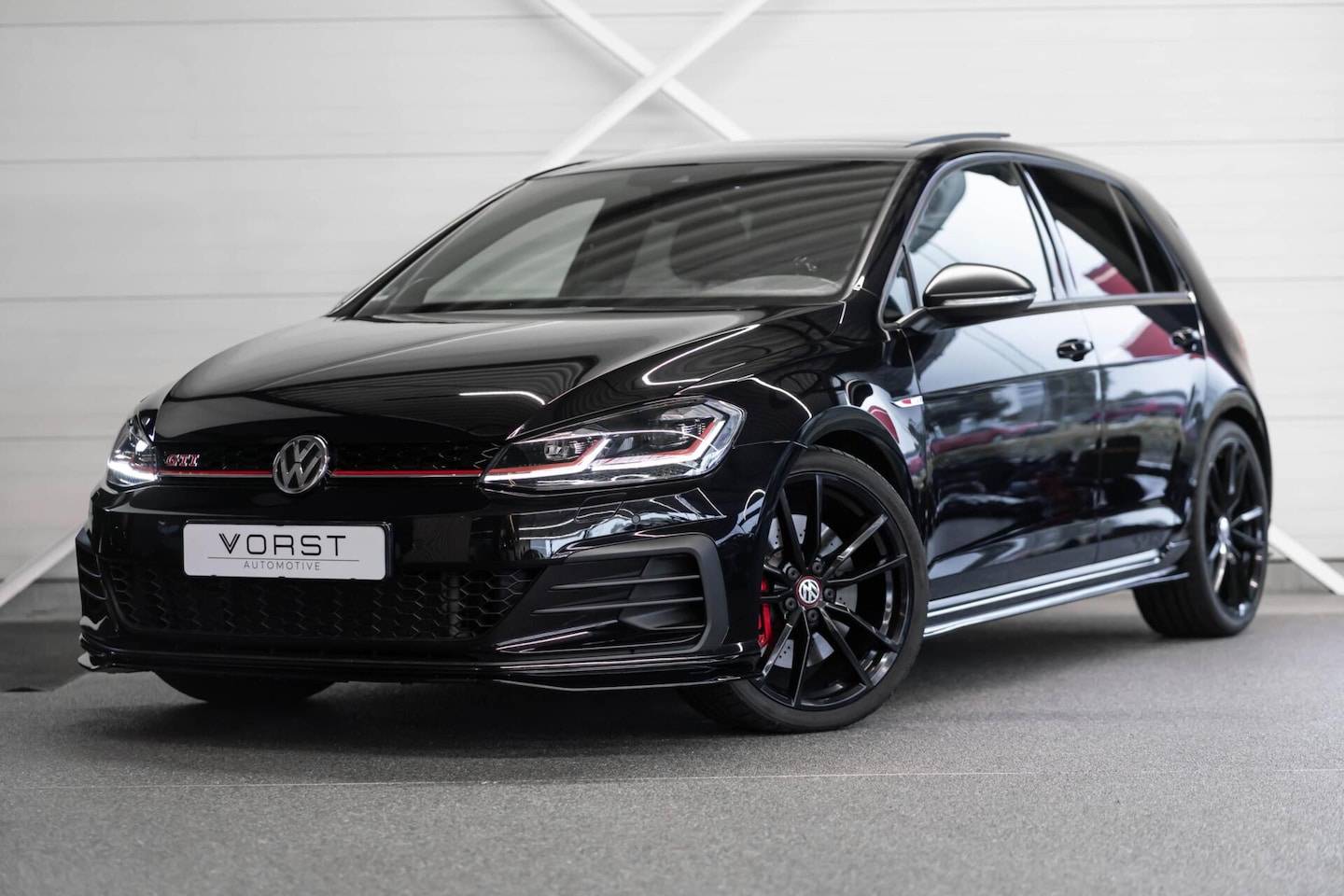 Volkswagen Golf - 2.0 TSI GTI TCR Pano Dsg Dynaudio - AutoWereld.nl