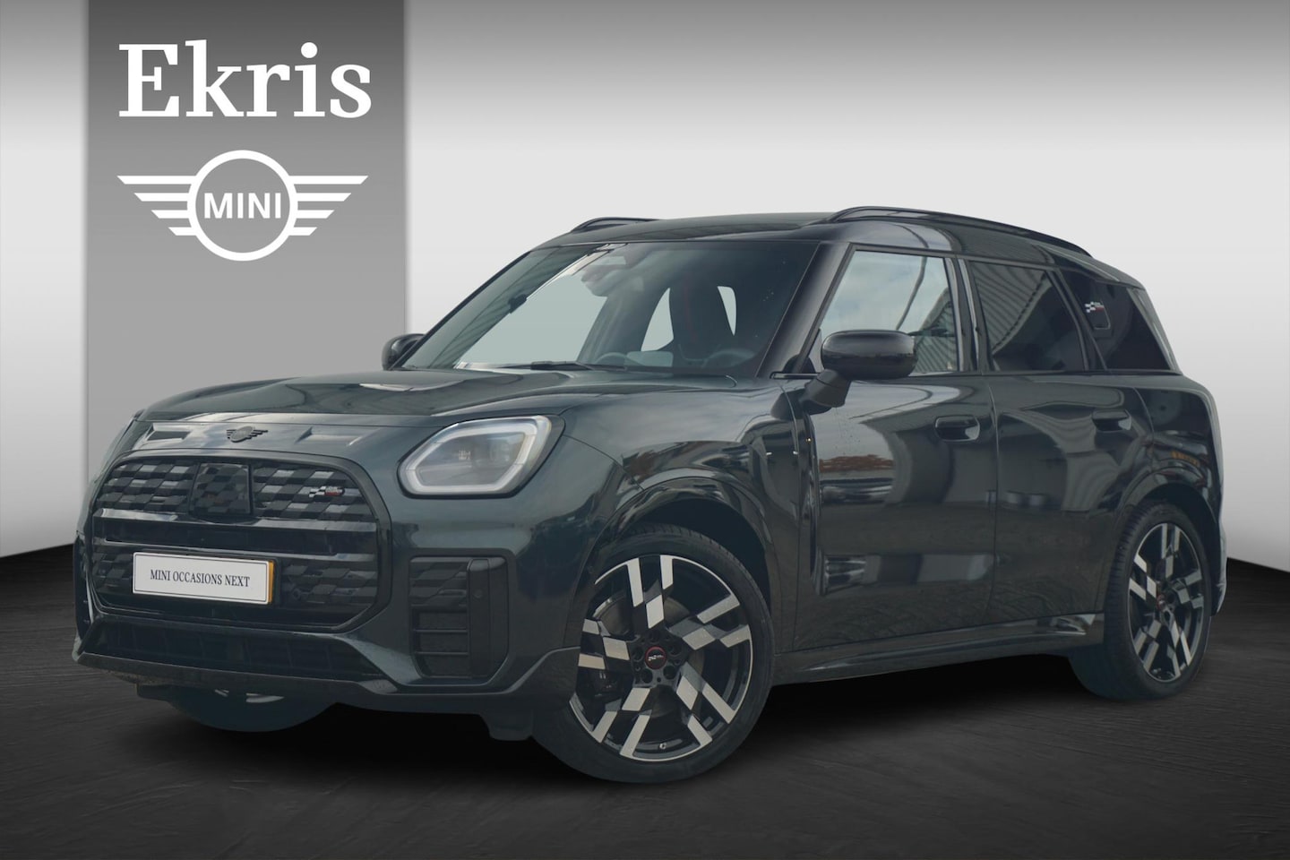 MINI Countryman - E / John Cooper Works Uitvoering / Pakket M Plus / 20'' LM Velgen - AutoWereld.nl